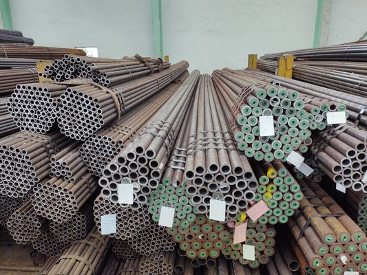 ASME Tubos laminados en caliente de acero al carbono Tubo de caldera sin costura en la estación de la planta