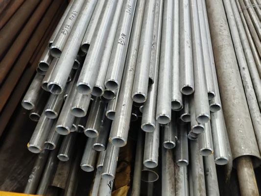 ASTM A192 Tubos de caldera sin costuras de alta presión pintados de negro para uso industrial