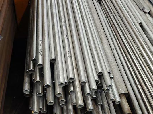 ASTM A192 Tubos de caldera sin costuras de alta presión pintados de negro para uso industrial