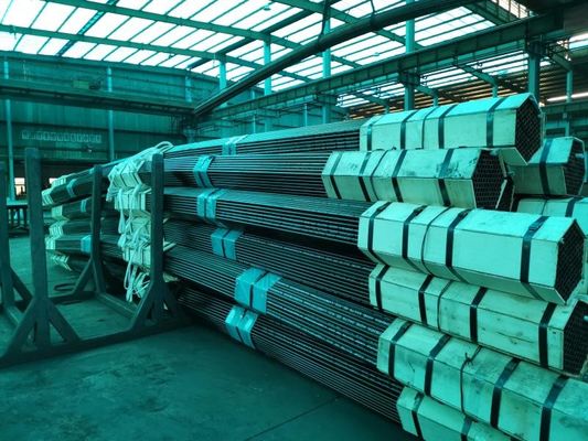 Estándar recocido soldado con autógena del EN del tubo del acero de carbono de 28 pulgadas para el horario 40 de la caldera