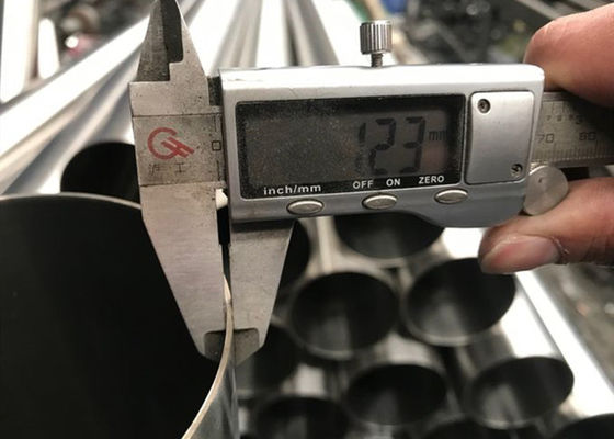 Lamine el estruendo recocido 17458 EN10216 5 D4 T4 del tubo para las líneas de combustible automotriz
